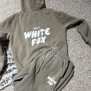 White fox boutique women's loungewear sweat set offstage hoodie xs/small fawn